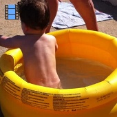 2011 Kukljica.Adrian op strand.3.web