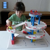 2012 Helmond.Adrian speelt met autogarage.web